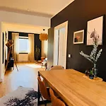 Daire Klassen - Design - Zentral Und 4km Zur Messe