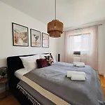 Klassen - Design - Zentral Und 4km Zur Messe *