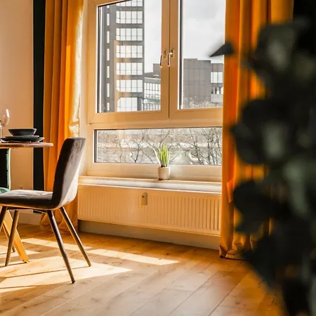 Klassen - Exklusives - Zentral Und 4km Zur Messe -kingsizebett Apartment Essen