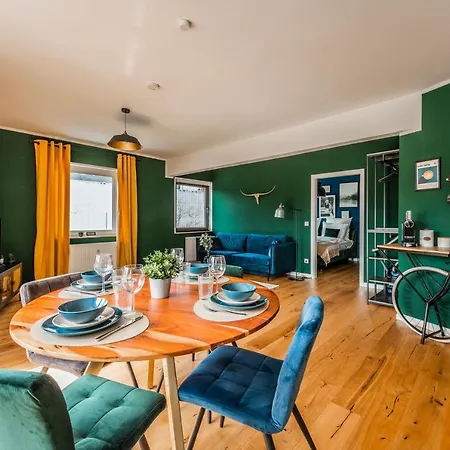 Apartment Klassen - Exklusives - Zentral Und 4km Zur Messe -kingsizebett