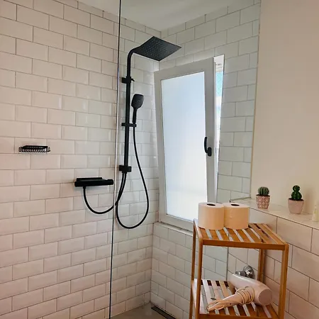 Klassen - Design - Zentral Und 4km Zur Messe Essen