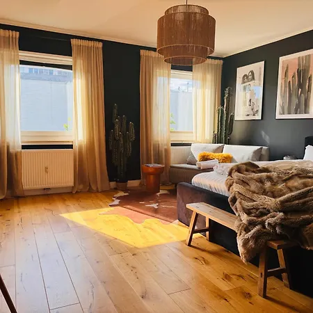 Klassen - Design - Zentral Und 4km Zur Messe Apartamento