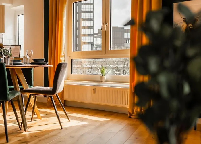 Klassen - Exklusives - Zentral Und 4km Zur Messe -kingsizebett Apartment Essen