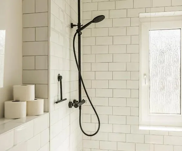 Daire Klassen - Design - Zentral Und 4km Zur Messe