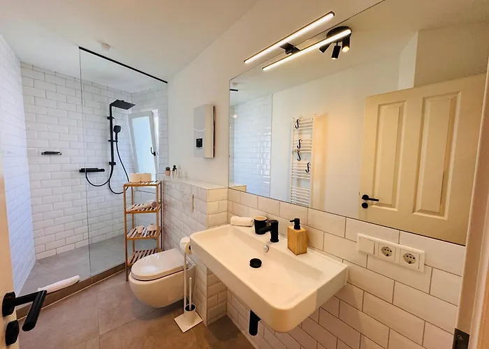 Klassen - Exklusives - Zentral Und 4km Zur Messe -kingsizebett Essen