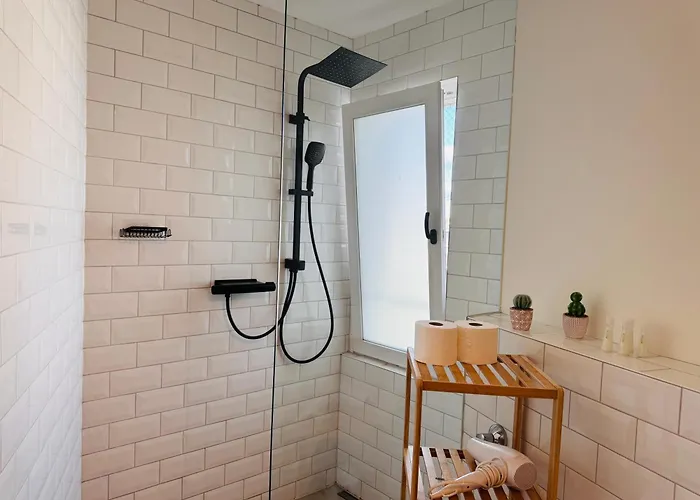 Klassen - Exklusives - Zentral Und 4km Zur Messe -kingsizebett Essen