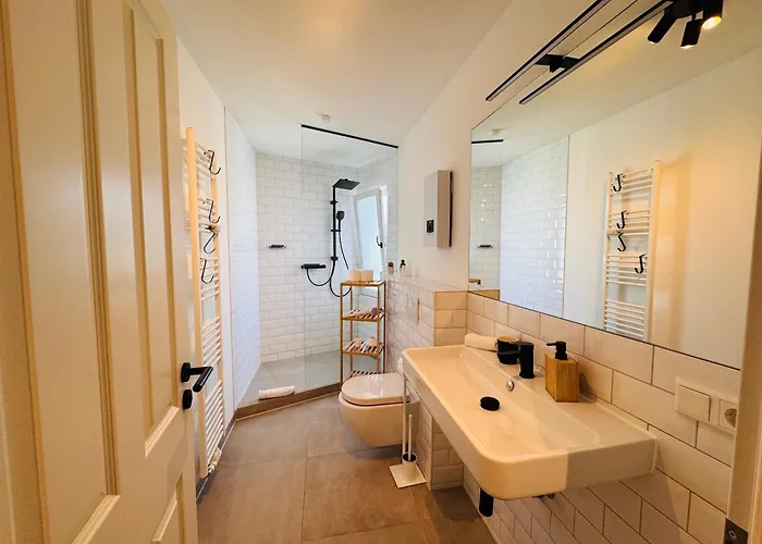 Apartment Klassen - Exklusives - Zentral Und 4km Zur Messe -kingsizebett