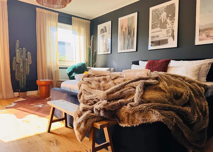 Klassen - Exklusives - Zentral Und 4km Zur Messe -kingsizebett Apartment *